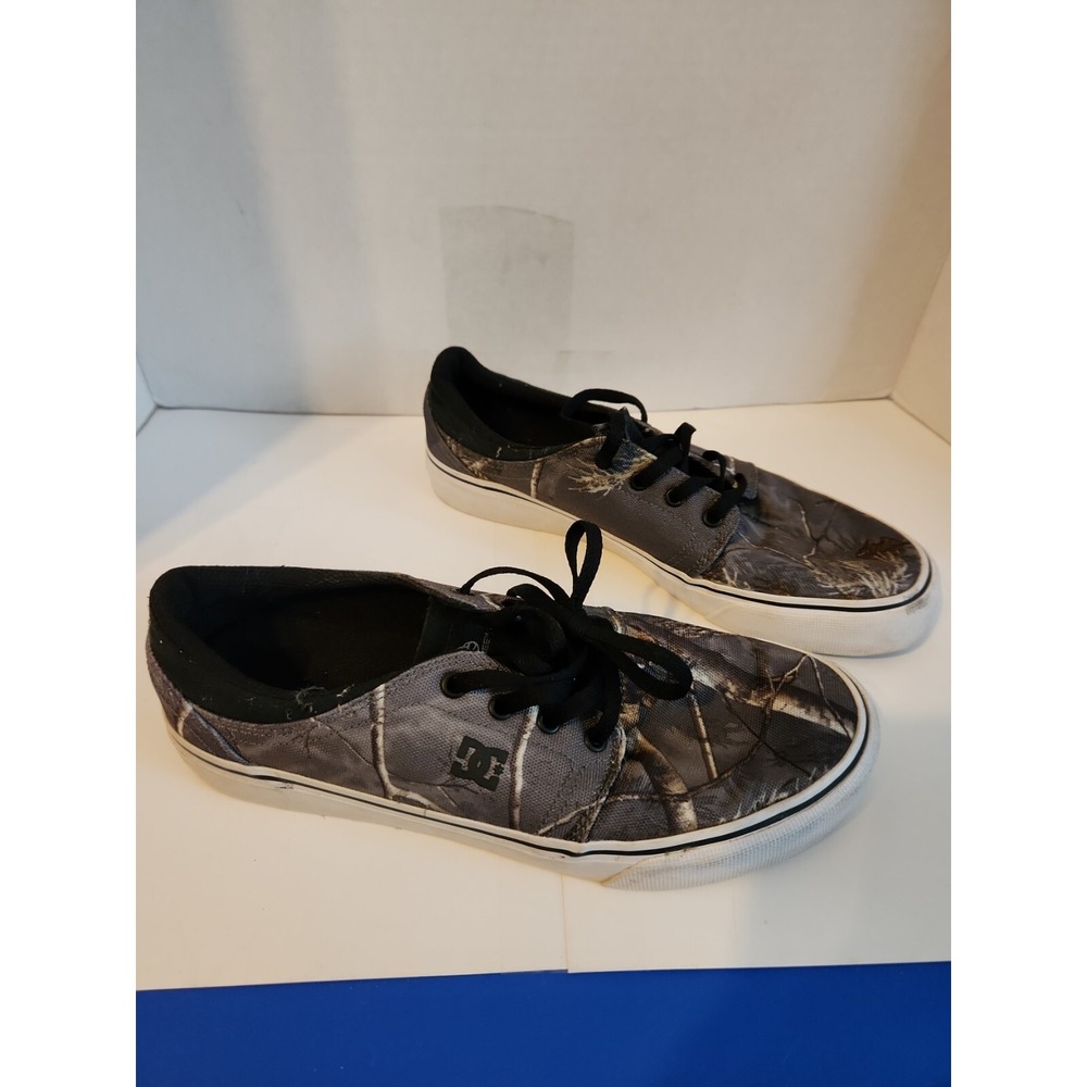 DC Mens Camouflage Skate Inspired Sneakers Shoes 8